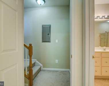 43920 Hickory Corner Terrace - Photo Thumbnail 21