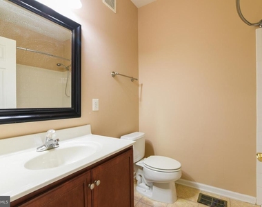 43920 Hickory Corner Terrace - Photo Thumbnail 17