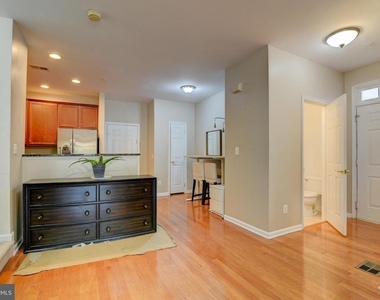 43920 Hickory Corner Terrace - Photo Thumbnail 6