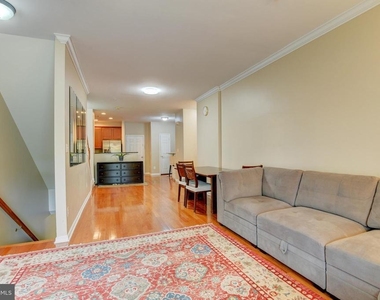 43920 Hickory Corner Terrace - Photo Thumbnail 11