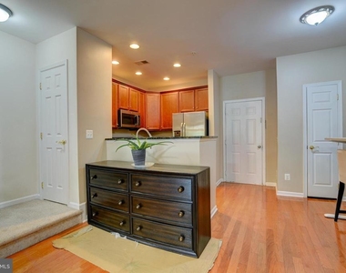 43920 Hickory Corner Terrace - Photo Thumbnail 7