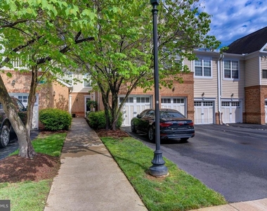 43920 Hickory Corner Terrace - Photo Thumbnail 1
