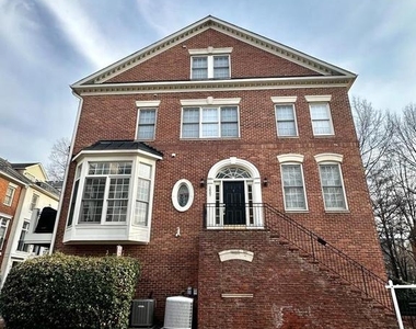 1607 Seneca Avenue - Photo Thumbnail 1