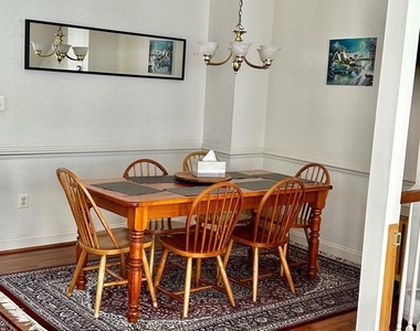 1607 Seneca Avenue - Photo Thumbnail 7