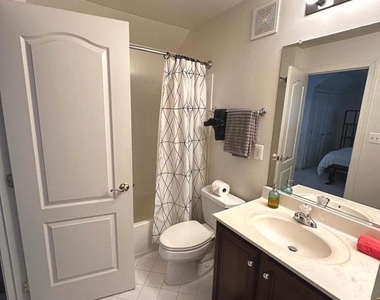 1607 Seneca Avenue - Photo Thumbnail 27