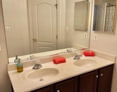 1607 Seneca Avenue - Photo Thumbnail 26