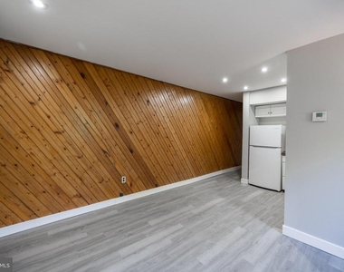 734 S 9th Street - Photo Thumbnail 4