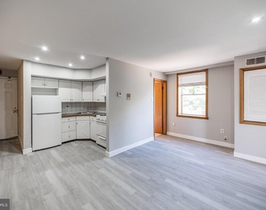 734 S 9th Street - Photo Thumbnail 3