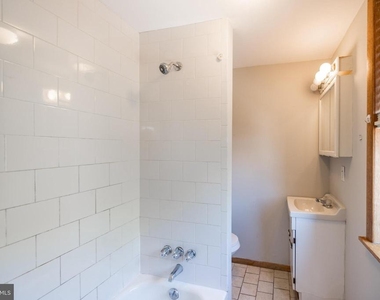 734 S 9th Street - Photo Thumbnail 6