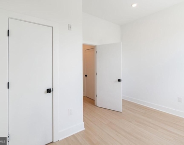 4408 Lancaster Avenue - Photo Thumbnail 10