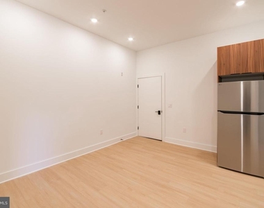 4408 Lancaster Avenue - Photo Thumbnail 1