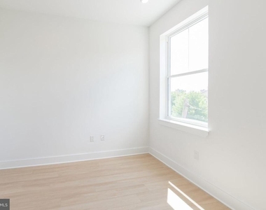 4408 Lancaster Avenue - Photo Thumbnail 11