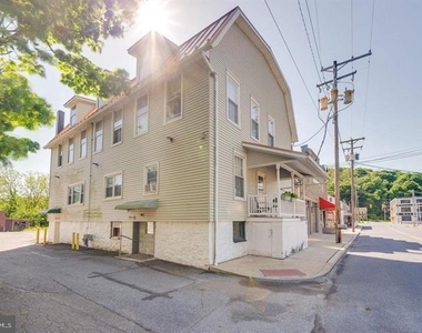 26 Willow Street - Photo Thumbnail 1