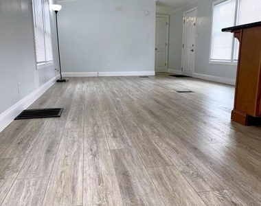 1616 N Main Street - Photo Thumbnail 5