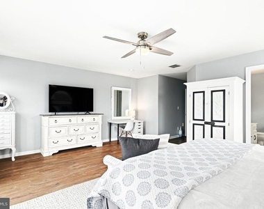 536 W Montgomery Avenue - Photo Thumbnail 25