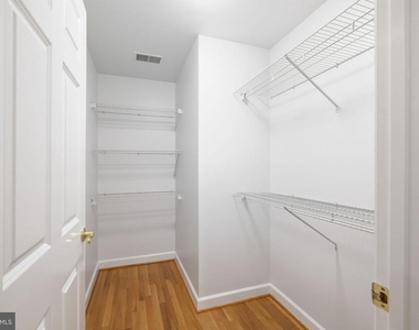 711 Lamberton Drive - Photo Thumbnail 35