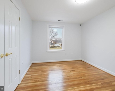 711 Lamberton Drive - Photo Thumbnail 38