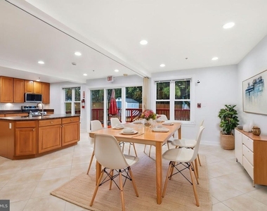 711 Lamberton Drive - Photo Thumbnail 19