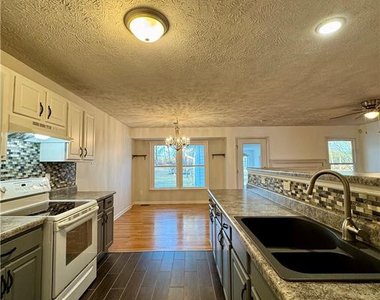 115 Zane Drive - Photo Thumbnail 7