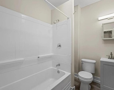 3030 Windsor Avenue - Photo Thumbnail 7