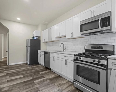 3030 Windsor Avenue - Photo Thumbnail 2