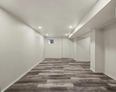 3030 Windsor Avenue - Photo Thumbnail 10