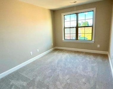 986 Bonanza Lane - Photo Thumbnail 9