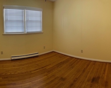 280 Montague Road - Photo Thumbnail 14