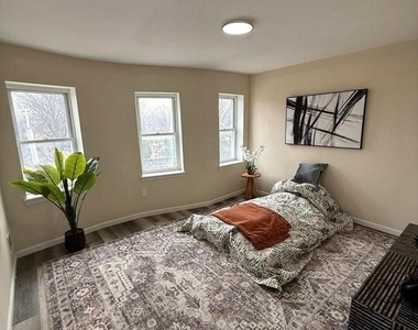 1028 E North Avenue - Photo Thumbnail 18