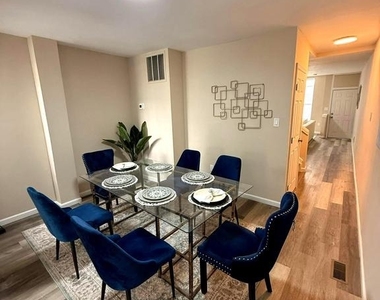 1026 E North Avenue - Photo Thumbnail 2