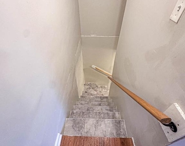 4630 Hillside Road Se - Photo Thumbnail 14