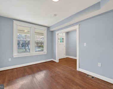 632 Franklin Street Ne - Photo Thumbnail 3