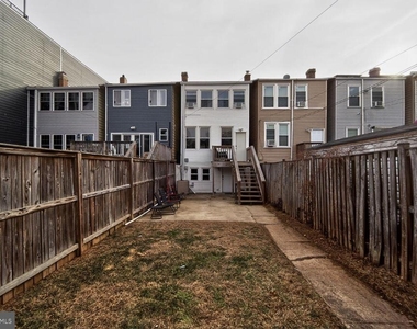 632 Franklin Street Ne - Photo Thumbnail 13