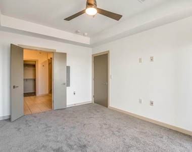 3600 S Lamar Blvd - Photo Thumbnail 12