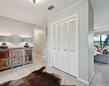 9209 Rock Way Dr - Photo Thumbnail 6