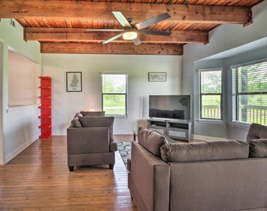 15805 Richards Dr - Photo Thumbnail 6