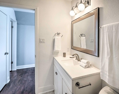 15805 Richards Dr - Photo Thumbnail 22