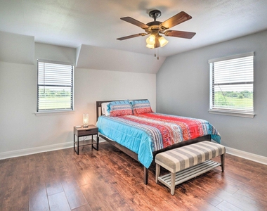 15805 Richards Dr - Photo Thumbnail 18