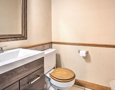 15805 Richards Dr - Photo Thumbnail 8