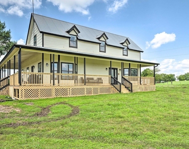 15805 Richards Dr - Photo Thumbnail 1