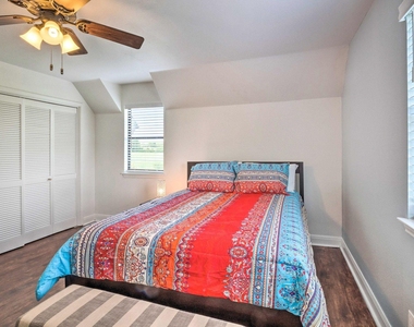 15805 Richards Dr - Photo Thumbnail 19