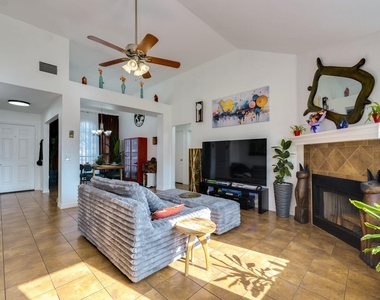 507 Clear Spring Ln - Photo Thumbnail 5