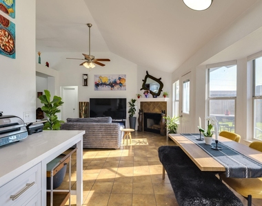507 Clear Spring Ln - Photo Thumbnail 7