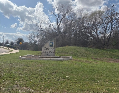 507 Clear Spring Ln - Photo Thumbnail 21