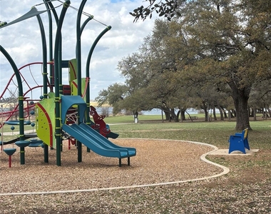 507 Clear Spring Ln - Photo Thumbnail 22