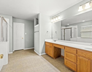 2200 N Shields Dr - Photo Thumbnail 12