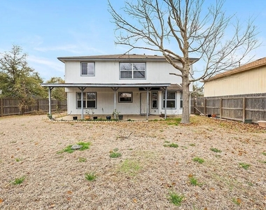 2200 N Shields Dr - Photo Thumbnail 15