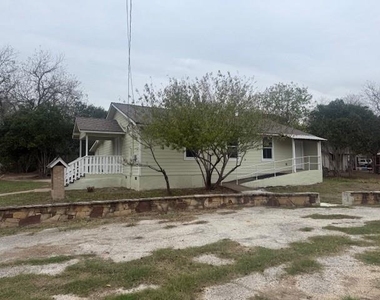 823 Monterrey St - Photo Thumbnail 2