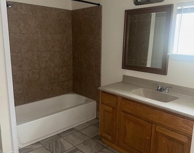 823 Monterrey St - Photo Thumbnail 9