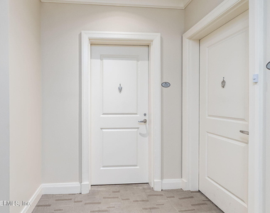 1431 Riverplace Boulevard - Photo Thumbnail 2